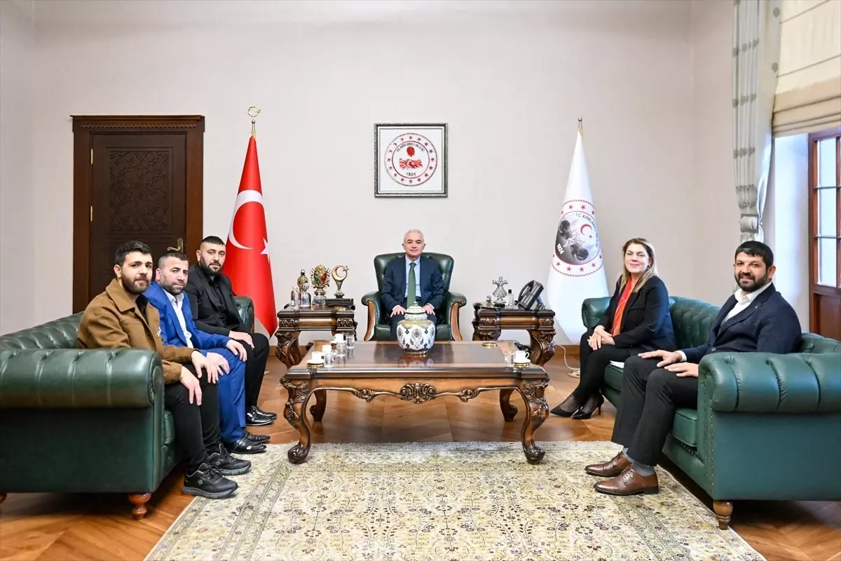 Vali Turan, Üniversite ve Roman Derneği Temsilcilerini Ağırladı