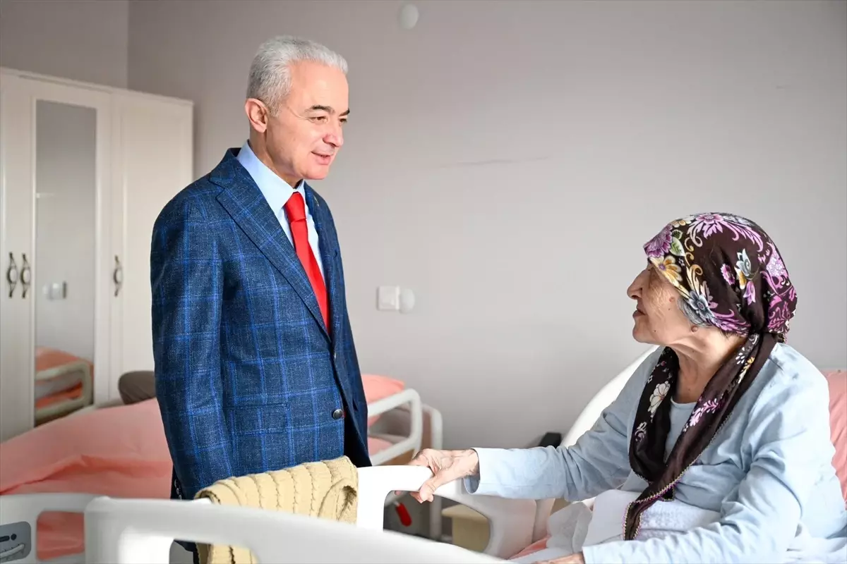 Vali Turan\'dan Huzurevi Ziyareti