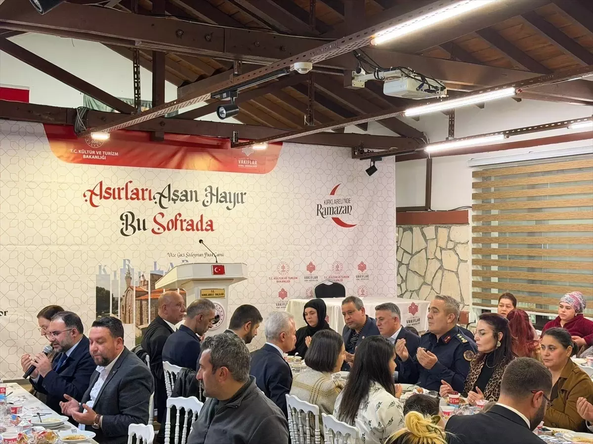 Vali Turan, Roman Vatandaşlarla İftar Yemeğinde Bir Araya Geldi