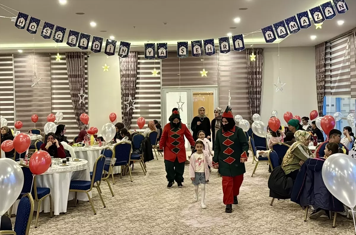 Kırşehir\'de Yetimlere İftar Programı