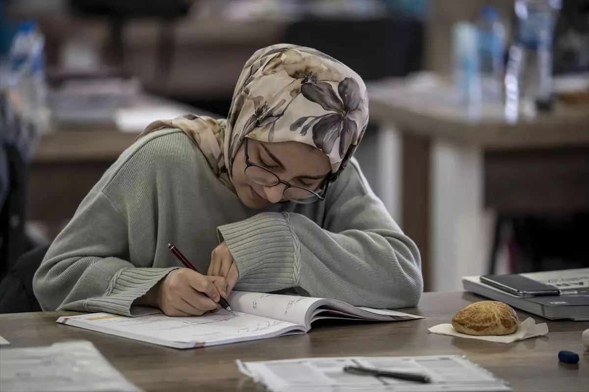 Erzurum\'da Gençler için Bilgi Evleri