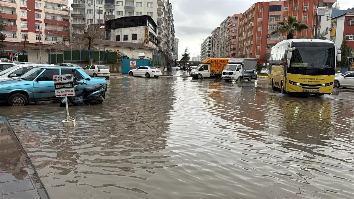 Mardin\'de Sağanak Yağış Hayatı Olumsuz Etkiledi