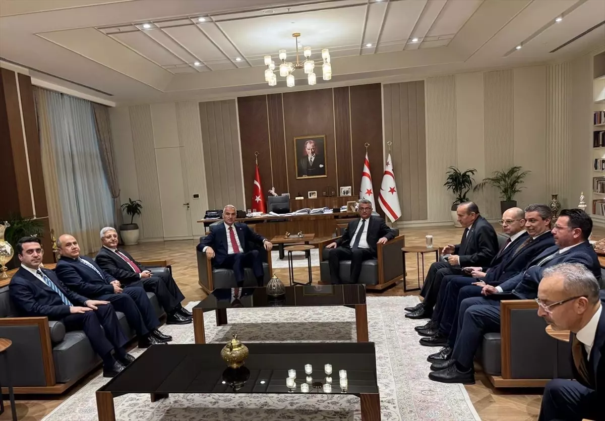 Erhürman ve Ersoy, KKTC\'de Bir Araya Geldi