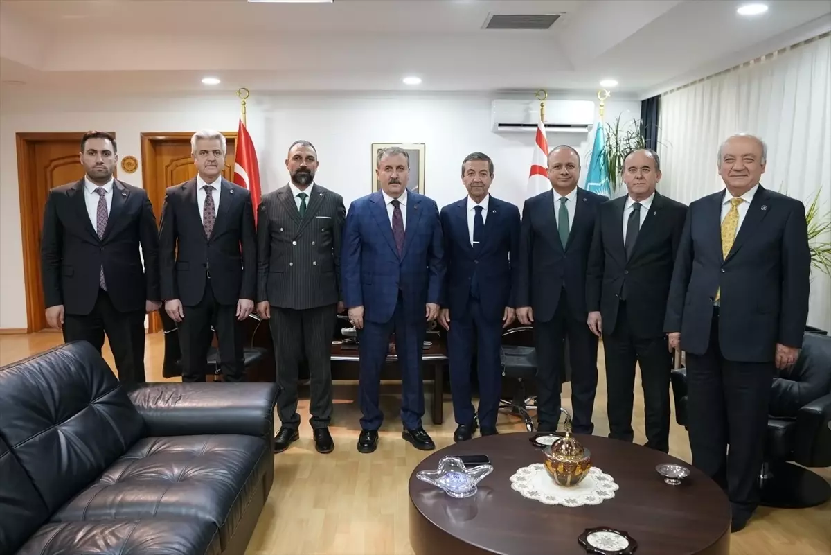 Ertuğruloğlu, Destici\'yi Kabul Etti