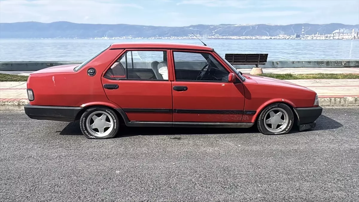 Gölcük\'te Park Halindeki Araçlara Zarar Veren Şüpheli Yakalandı