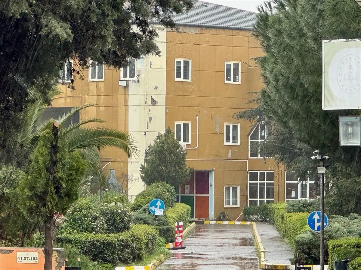 Gebze\'de Sağanak Hayatı Olumsuz Etkiledi