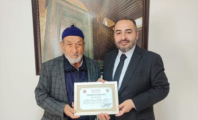 84 Yaşındaki Mevlüt Şanal’dan Hafızlık Yarışmasında İkinci Derece