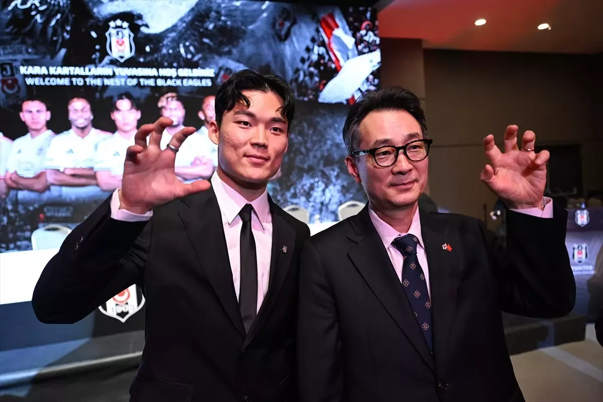 Konsolos\'dan Beşiktaş\'a Destek