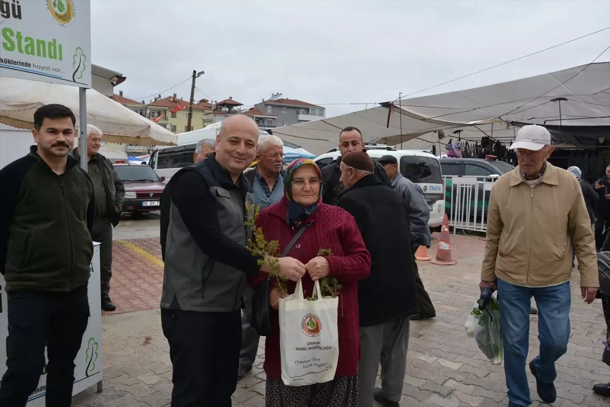 Korkuteli\'nde 1000 Fidan Dağıtıldı