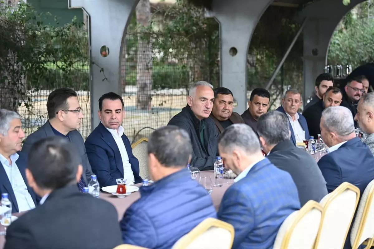 Bakan Ersoy\'dan Antalya Taksicilerine Destek