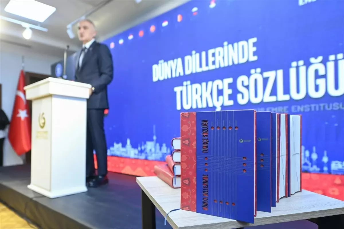 Dünya Dillerinde Türkçe Sözlüğü Tanıtıldı