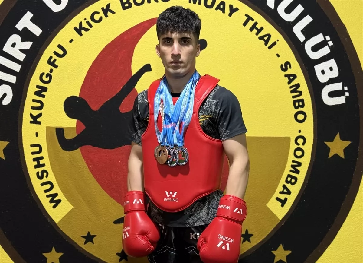 Wushu\'da Altın Madalya Kazanan Sporcu