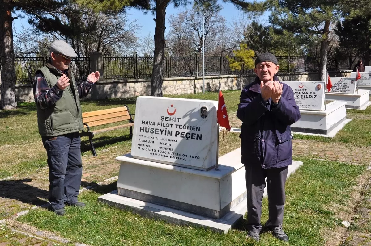 Kütahya\'da şehitliklerde bakım ve onarım çalışmalarına başlandı