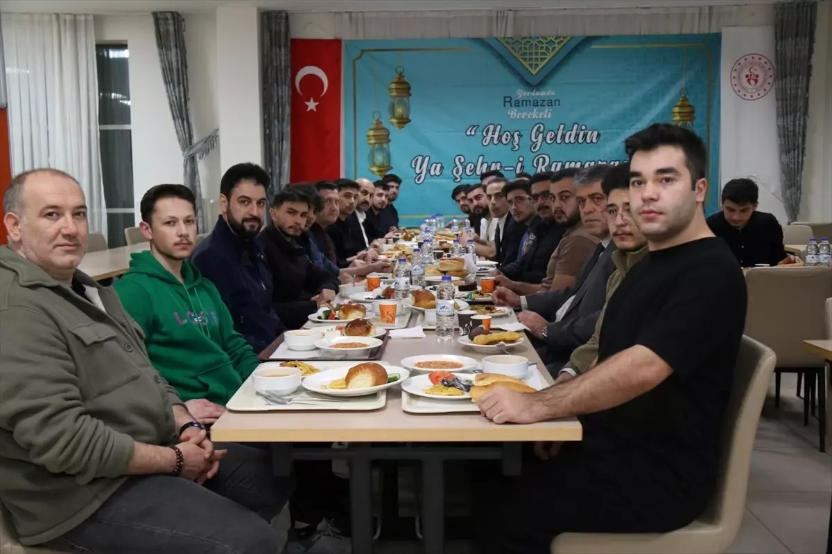 KYK\'dan Öğrencilerle Sahur Buluşması
