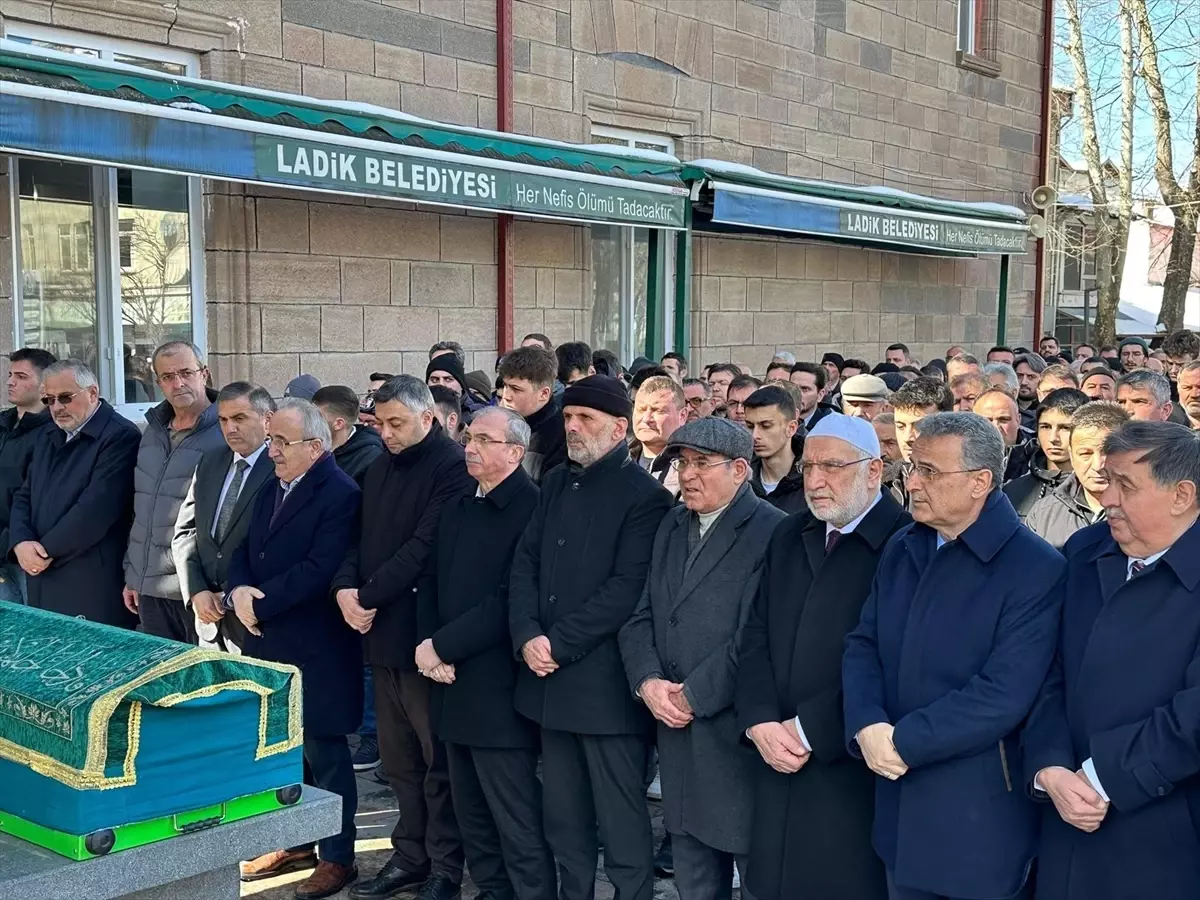 Başkan Topal\'ın Annesi Vefat Etti