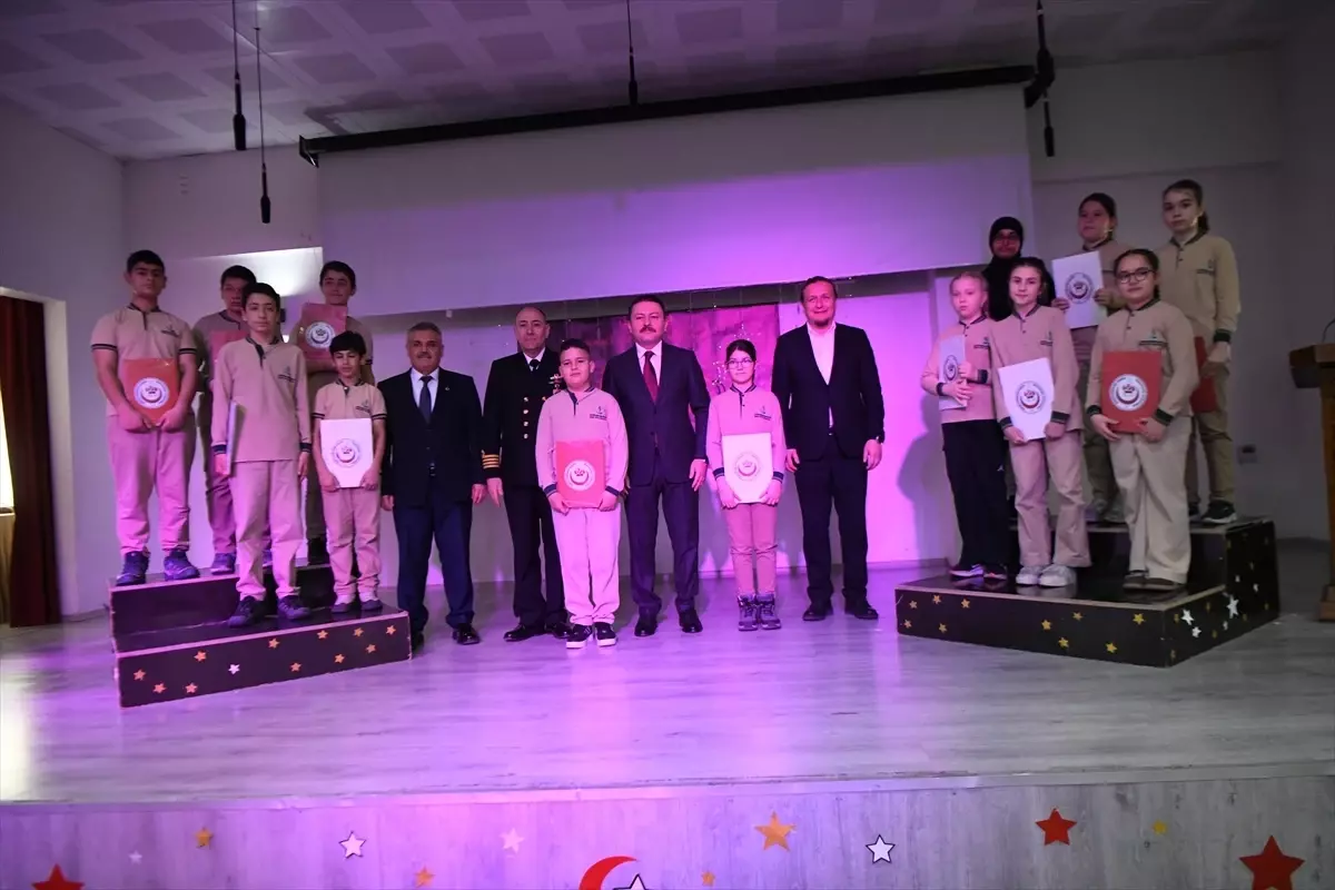 Lapseki\'de İstiklal Marşı\'nın Kabulü ve Mehmet Akif Ersoy\'u Anma Günü programı düzenlendi