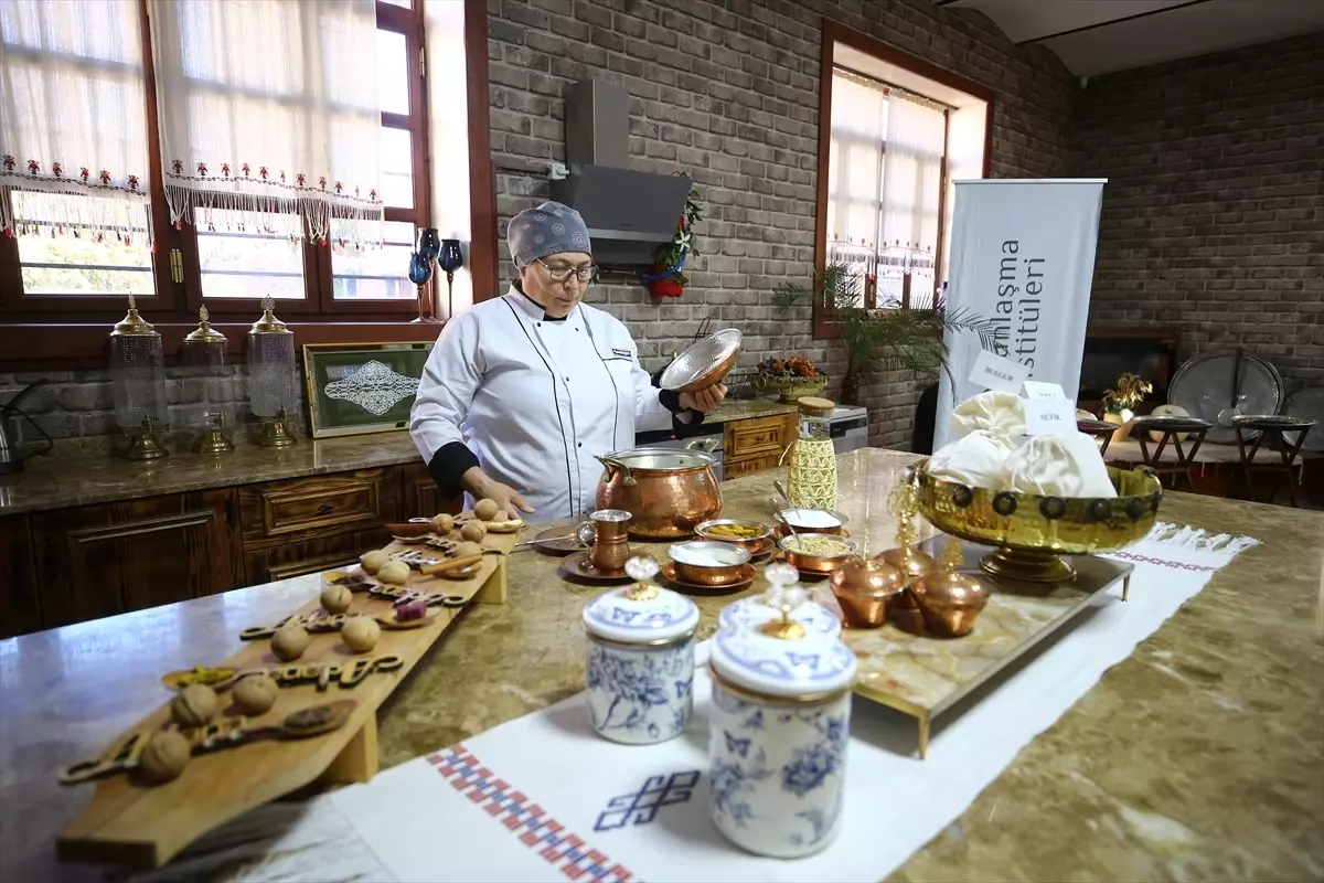 Kaynar Şerbeti Gelecek Nesillere Aktarılıyor