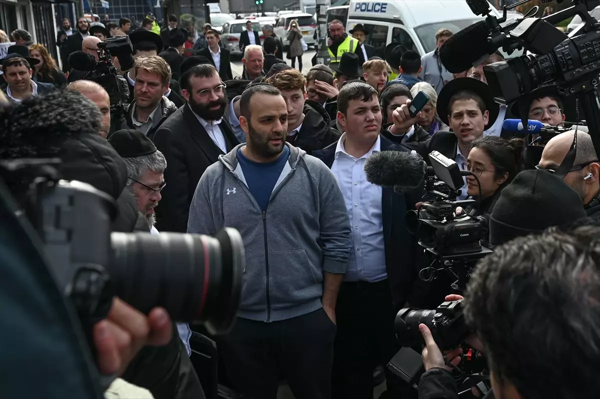 Londra\'da Polis Memuruna Saldırı