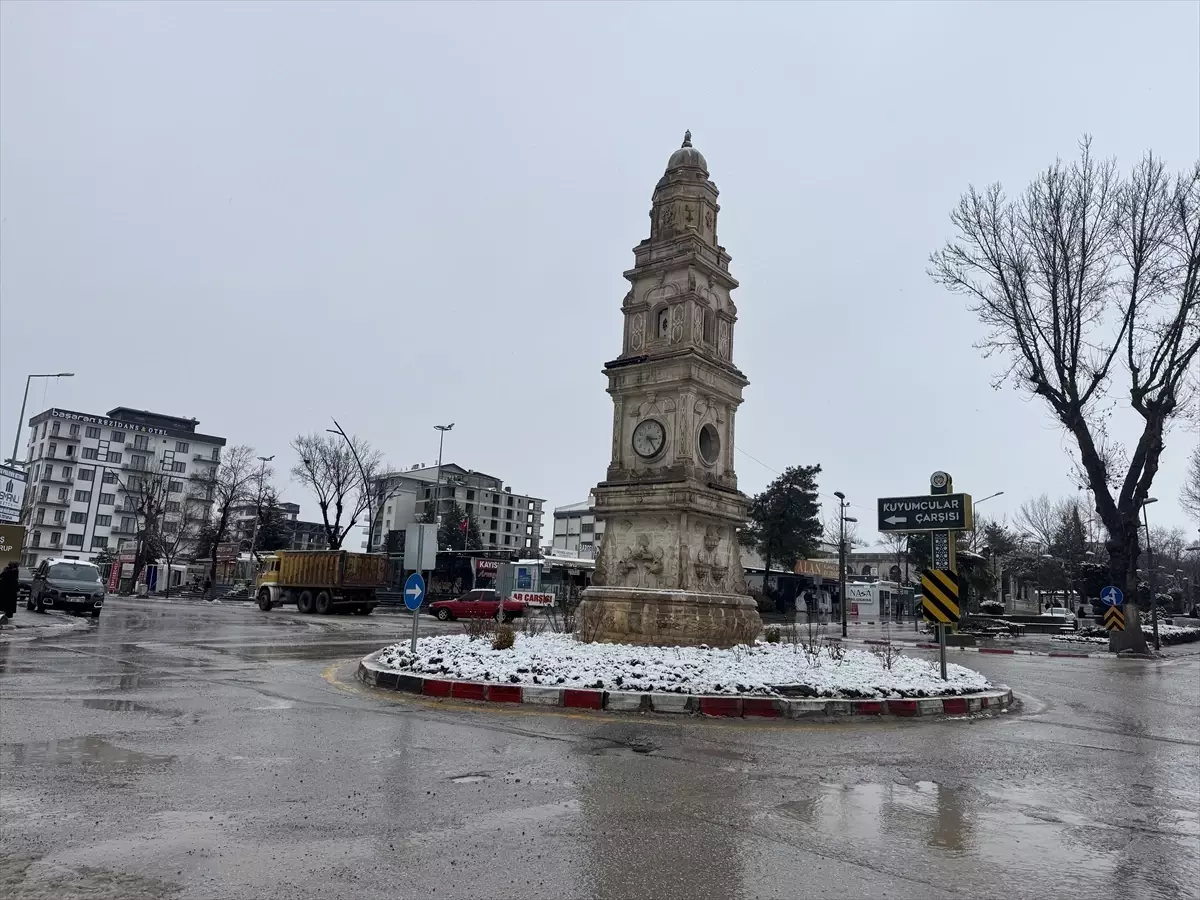 Malatya\'da Kar Yağışı Hayatı Olumsuz Etkiliyor