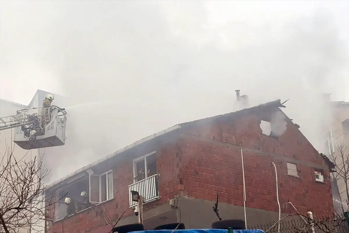 Maltepe\'de Çatıda Yangın