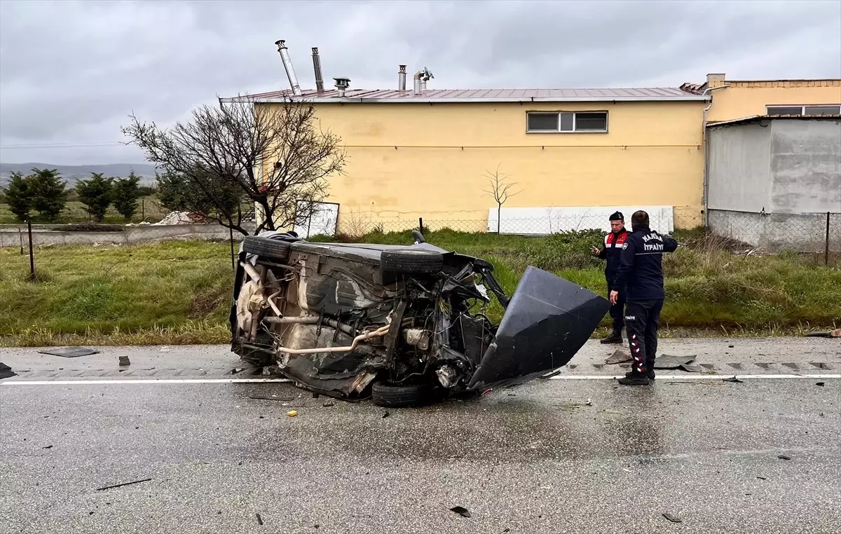Kula\'da Trafik Kazası: Sürücü Hayatını Kaybetti