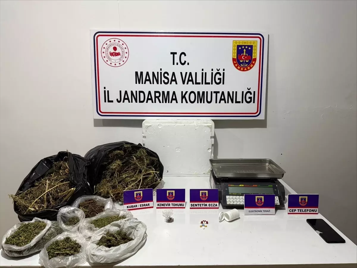 Manisa\'da Uyuşturucu Operasyonu: 2 Kilo Esrar Ele Geçirildi