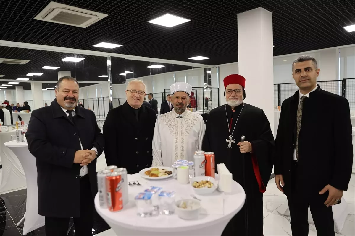 Mardin\'de farklı inanç gruplarının temsilcileri bayramlaşma programında buluştu