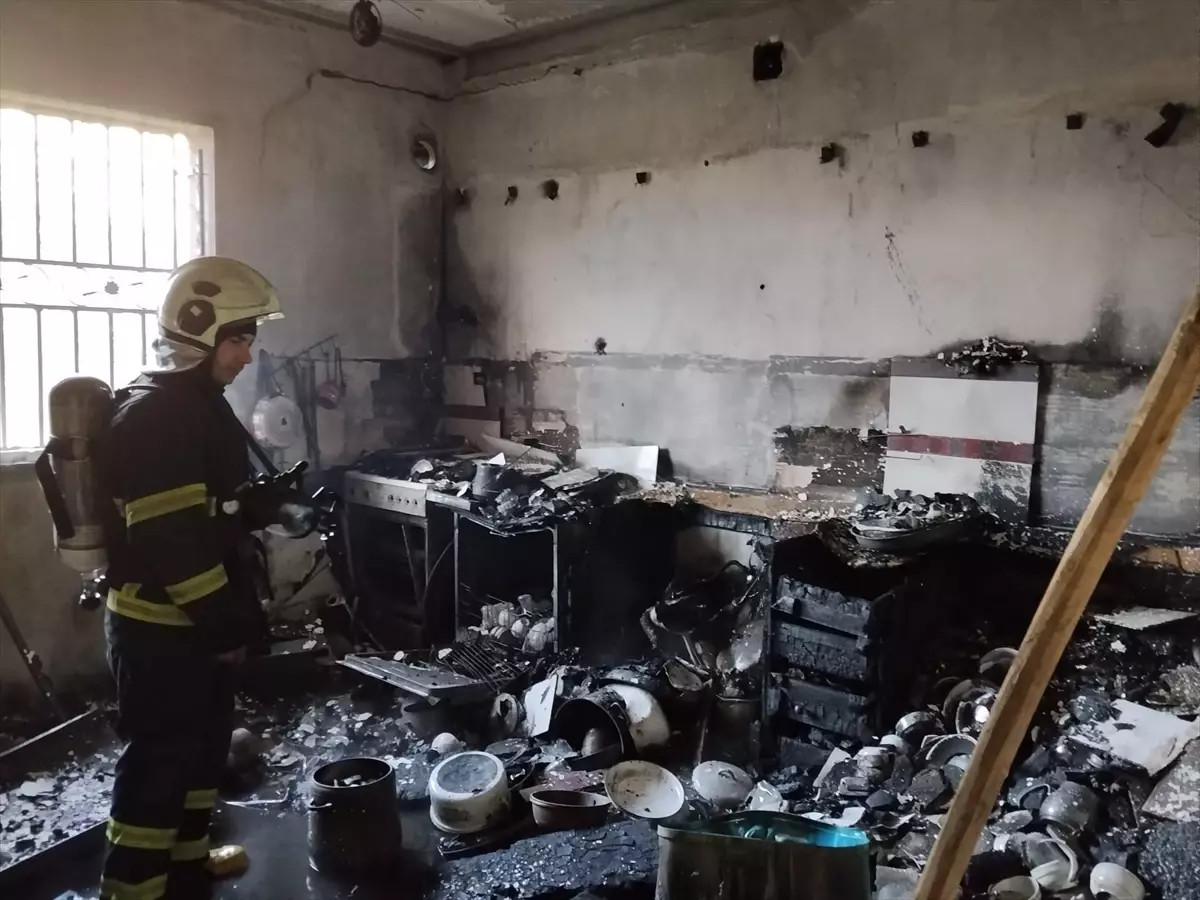 Kızıltepe\'de Yangın Söndürüldü