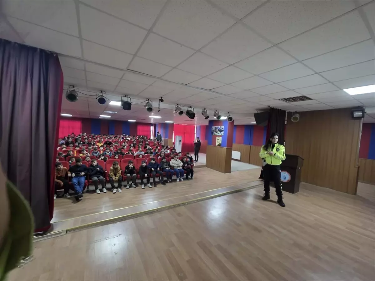 Artuklu\'da Öğrencilere Trafik Eğitimi