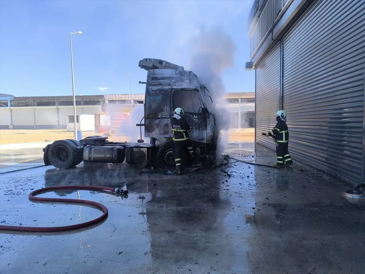 Kızıltepe\'de Tır Yangını