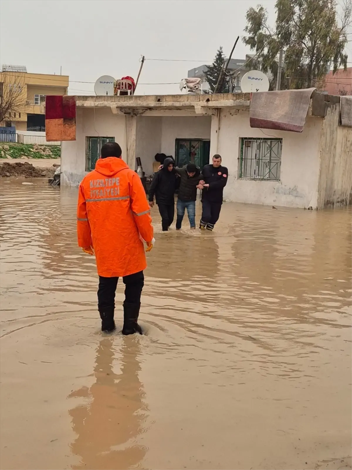 Mardin\'de Sağanak Yağış Felç Etti