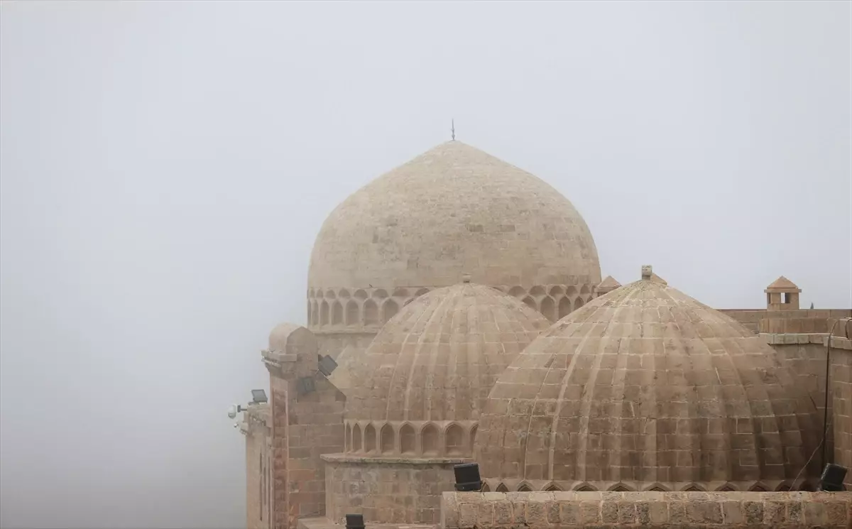 Mardin\'de Yoğun Sis Görüşü Kısıtladı