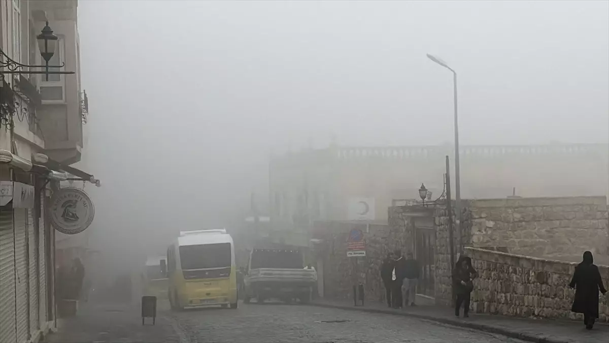 Mardin\'de Yoğun Sis Yaşamı Olumsuz Etkiledi