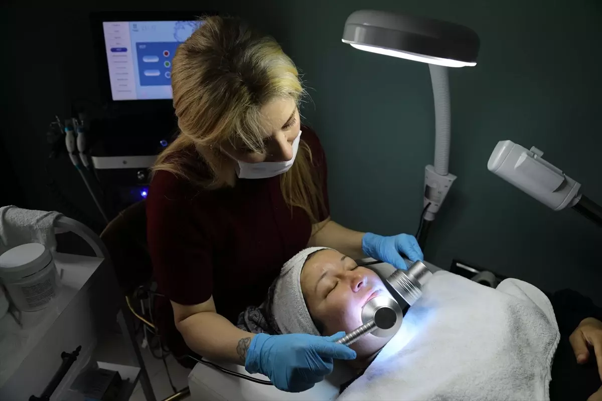 Marmaris\'te Kadın Çalışanlara Cilt Bakımı