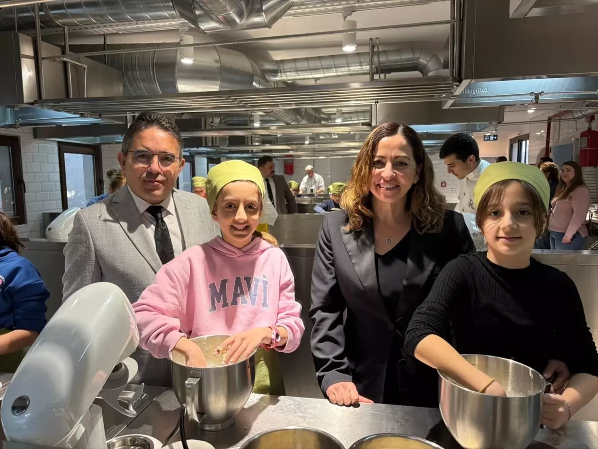 Öğrencilerden Gazilere Ramazan Pidesi