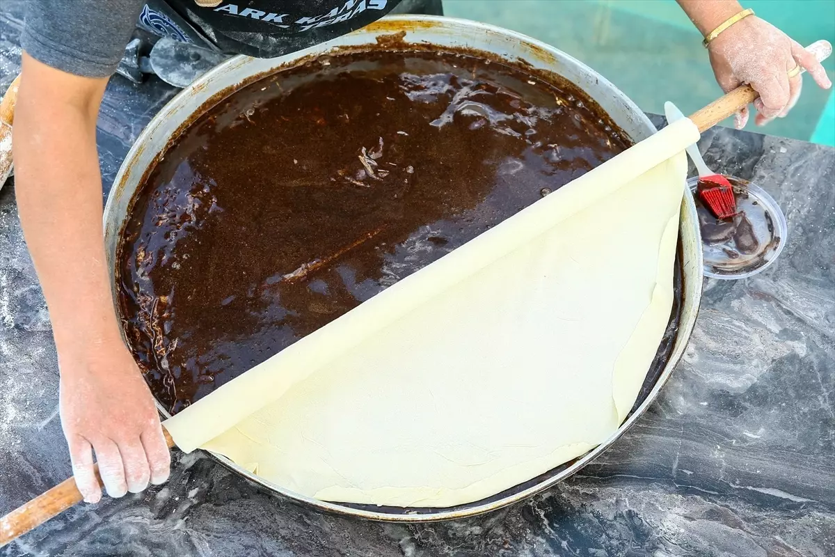 Uşak\'ın Zini Hamursuzu: Eşsiz Bir Tatlı