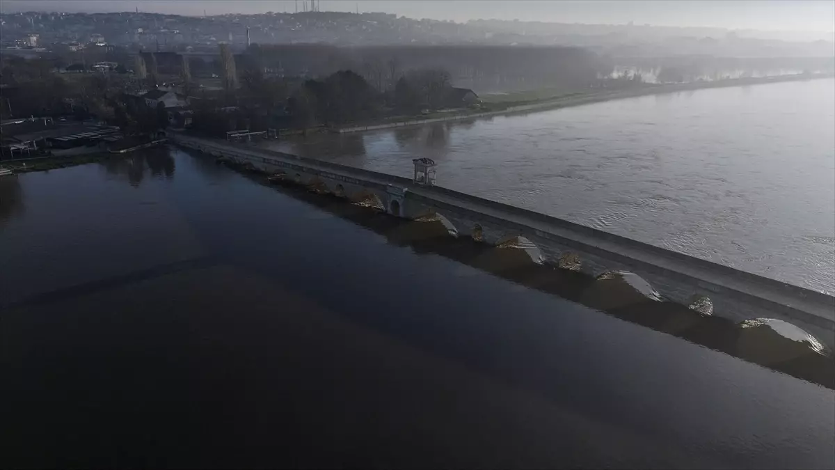 Edirne\'de Nehir Debileri Düşüyor