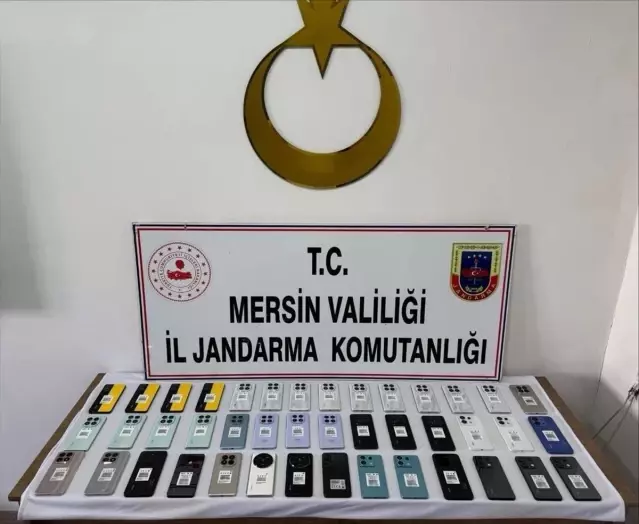 Mersin’de Gümrük Kaçağı 42 Cep Telefonu Ele Geçirildi