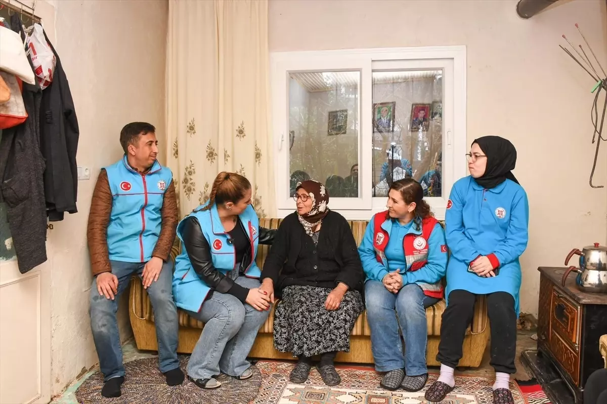 Mersin\'de Vefa Projesi ile Yaşlılara Destek