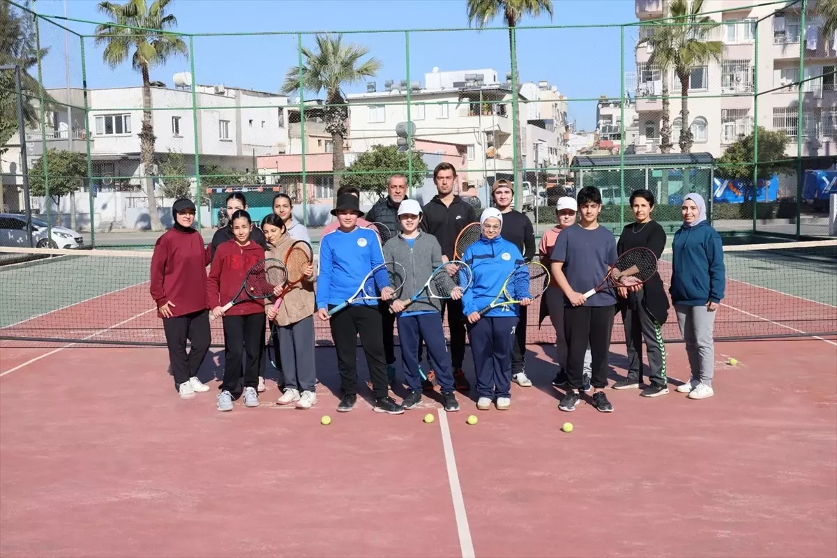 Mersin\'de Gençler için Tenis Kursu