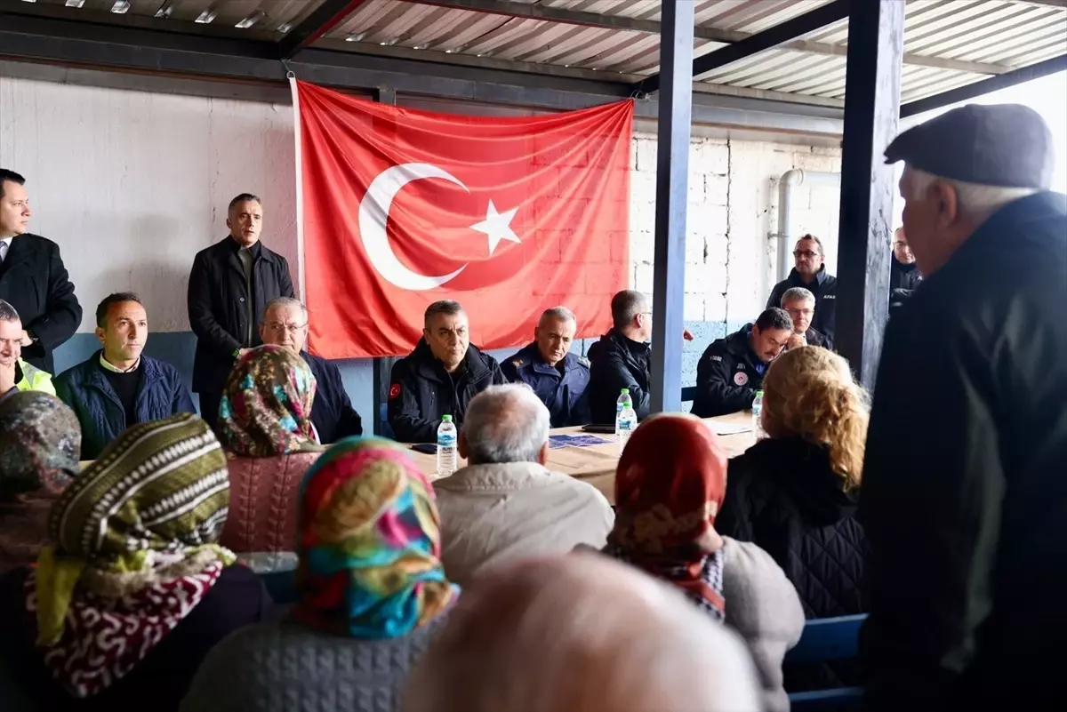 Vali Toros Heyelan Bölgesinde İnceleme Yaptı