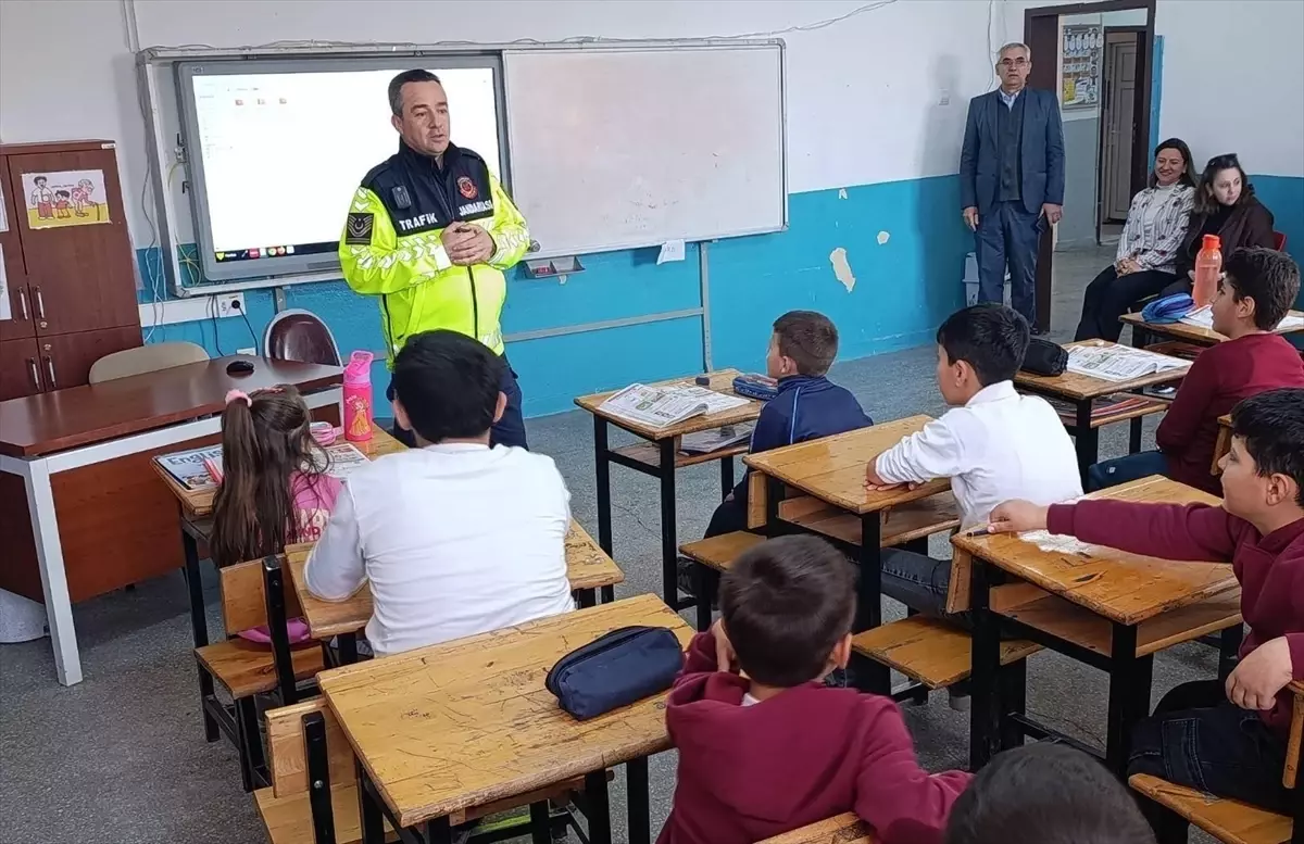 Merzifon\'da Öğrencilere Trafik Eğitimi