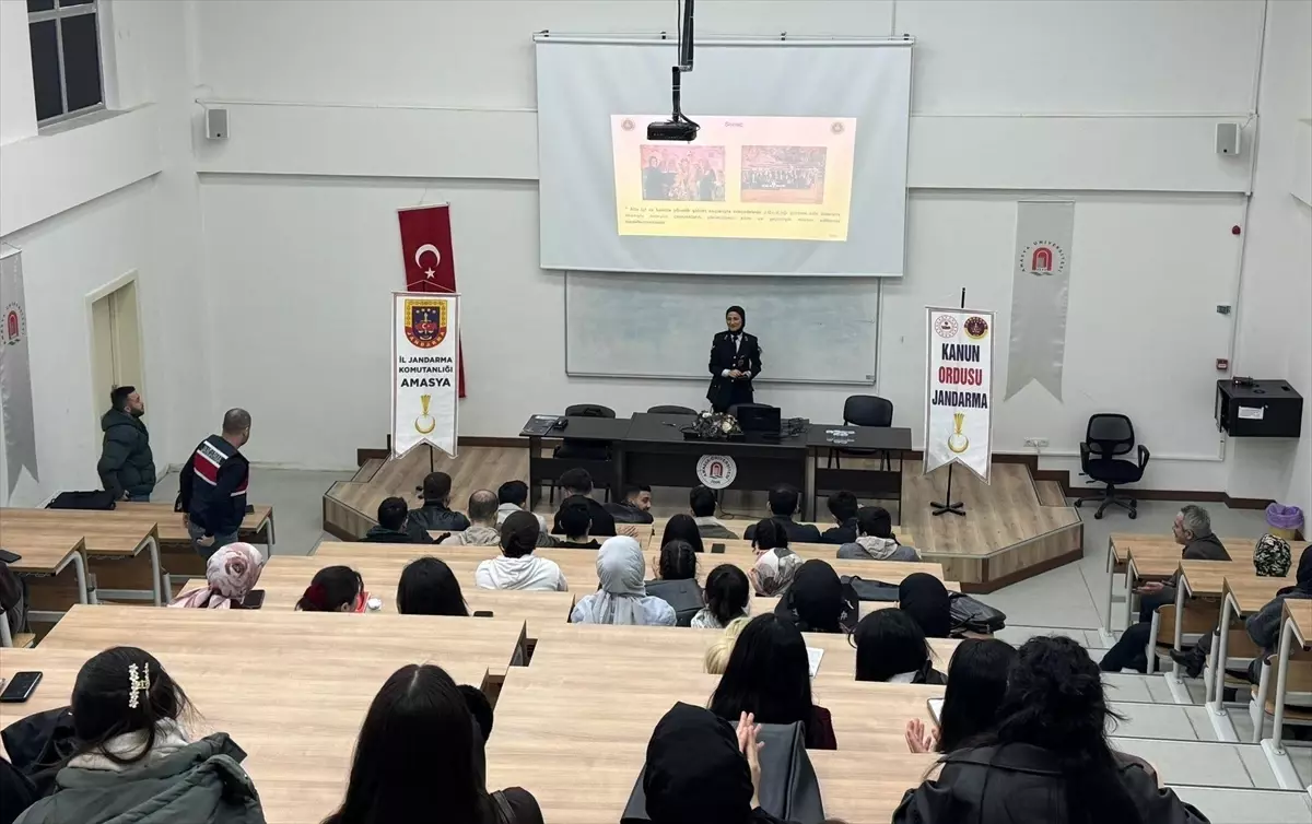 Öğrencilere Dolandırıcılık ve Madde Bağımlılığı Semineri