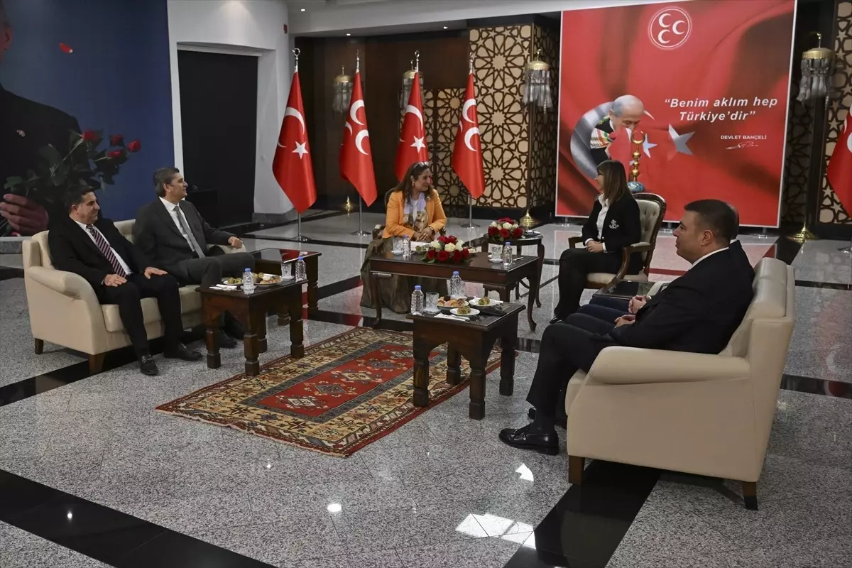 Siyasi Partilerden Bayramlaşma