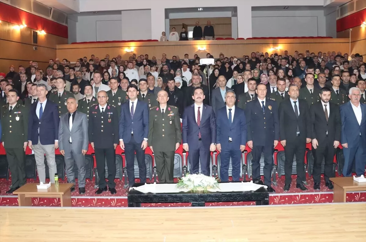 Midyat\'ta 18 Mart Şehitleri Anma Günü ve Çanakkale Deniz Zaferi dolayısıyla tören yapıldı