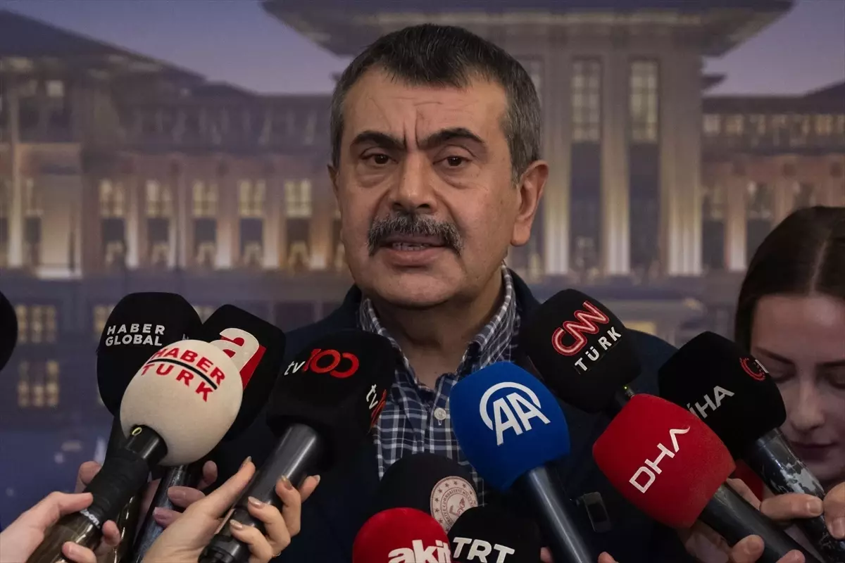 Bakan Tekin Ramazan genelgesine karşı hakaret içerikli söylemler için düğmeye bastı