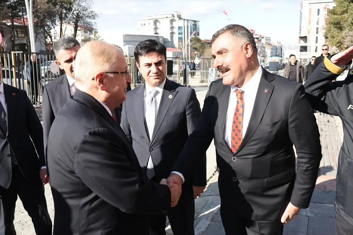 Bakan Güler Muş\'ta İncelemelerde Bulundu