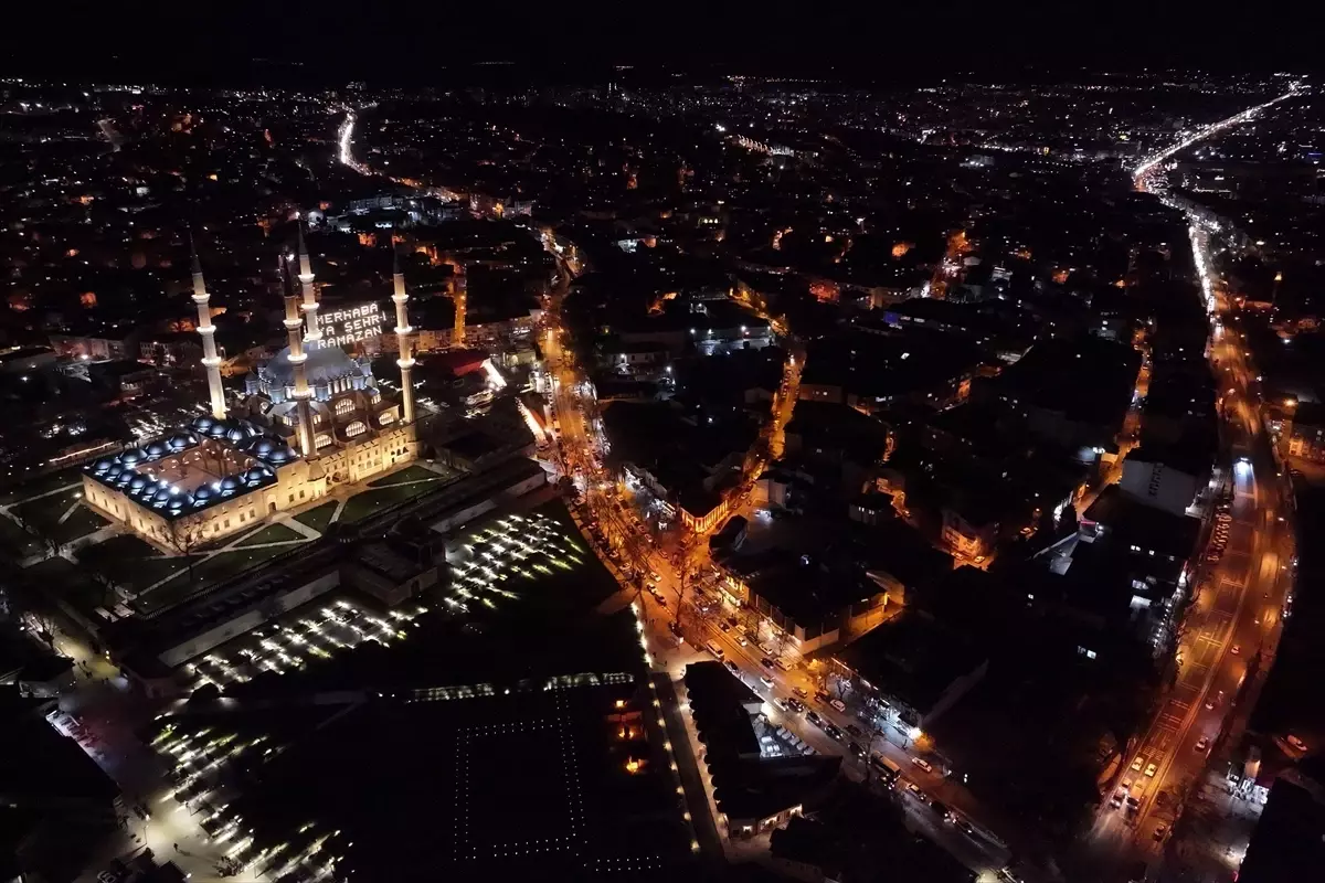 Selimiye Camisi\'nde Yenilenen Aydınlatma