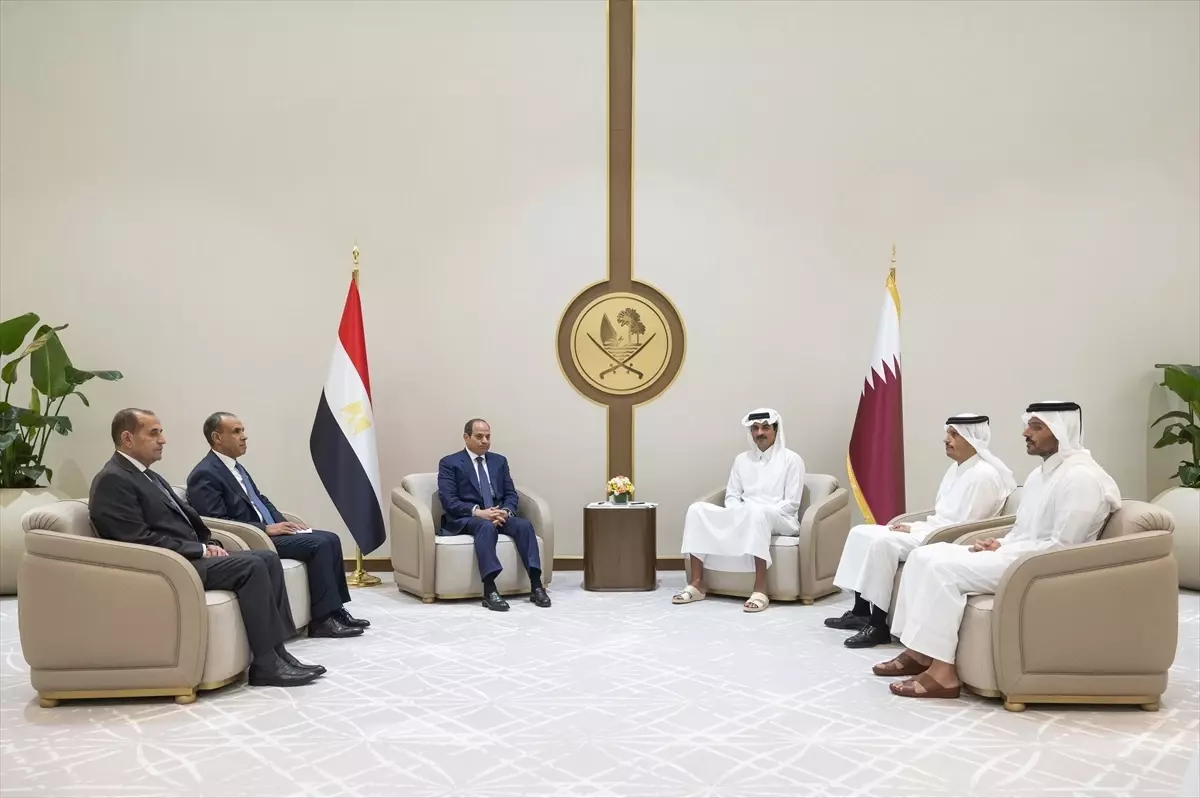 Sisi, Katar\'ı Ziyaret Etti