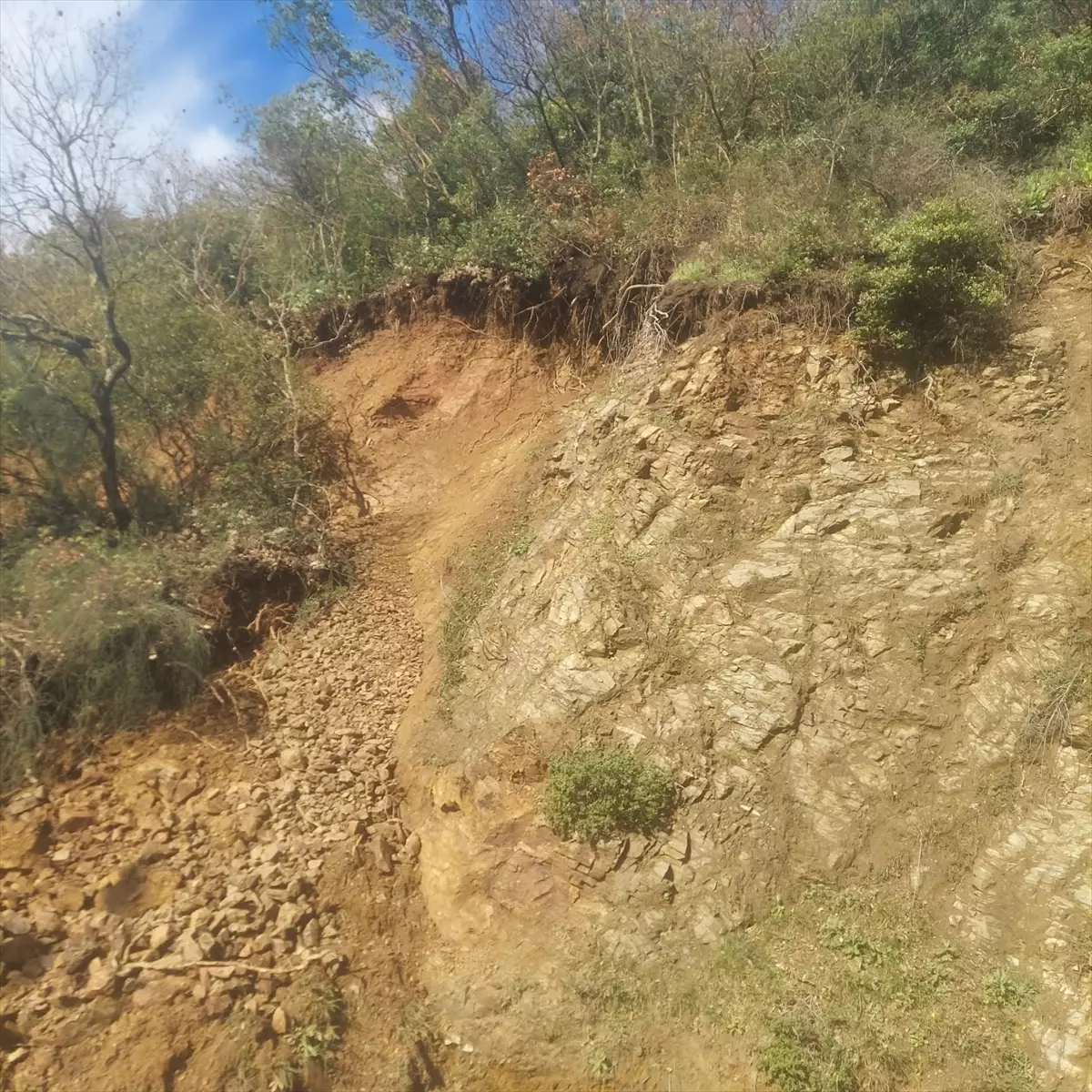 Mudanya\'da Toprak Kayması